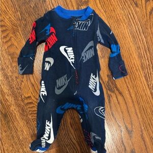 Nike baby Navy and Red Footie